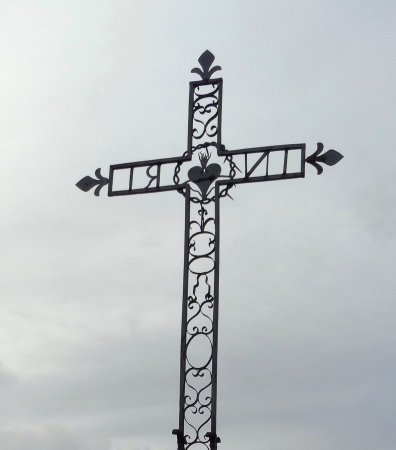 Croix fleurdelisée de Staron.