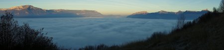 Grenoble sous la mer de nuages.