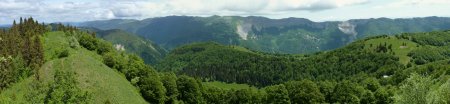 La Haute-Chaîne du Jura depuis la crête du Crêt de Chalam