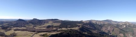 Panoramique en direction 5 sucs et du mont Mézenc.