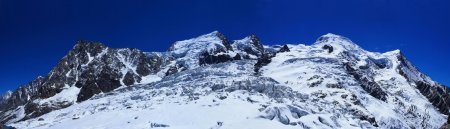 Panorama global depuis le sommet sur les sommets du massif du Mont Blanc