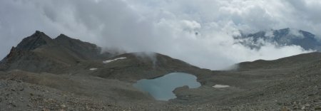 Au dessus du lac de l’ancien glacier de la Sana
