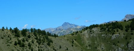 Le Pic de Rochebrune et le Col de Tramouillon.