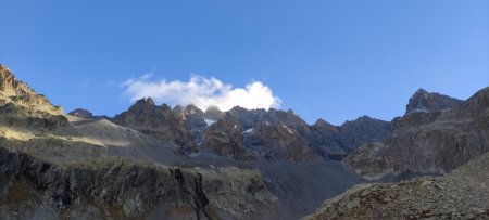 La Montagne des Agneaux (3665 m) vue de l’ancien Refuge Tuckett