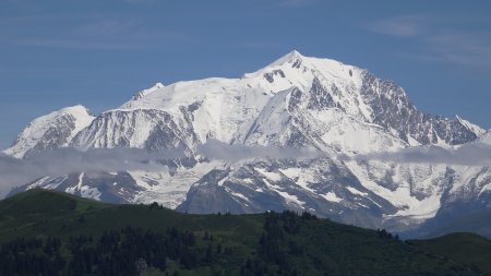Le mont Blanc vu de la Croix de Fer.
