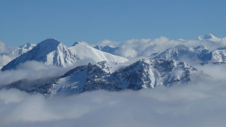 Mont d’Armène, Mont Pécloz, Rochers de la Bade et Mont Pourri au dernier plan à droite.
