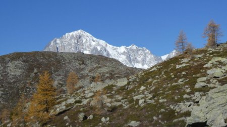 Le Mont Blanc refait son apparition au dessus de Punta della Croce.