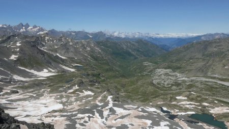 En bas à droite : lac des Glaciers.