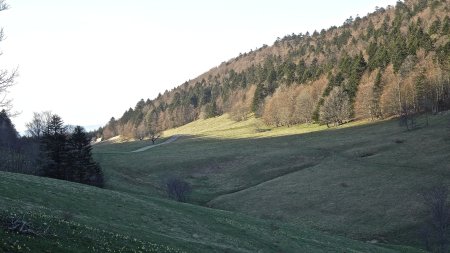 Le haut du vallon d’Arvière et la route du golet de la Biche.