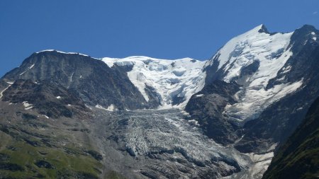 Le Dôme du Goûter, glacier et Aiguille de Bionnassay.