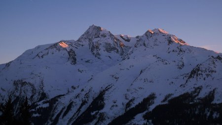 Derniers rayons sur le Mont Pourri, Mont Turia et Aiguille Rouge.