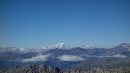 Puis le Mont Blanc à 92 km