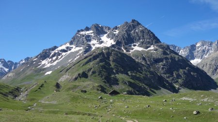 Refuge de Chamoissière et de l’Alpe sous le Pic de Chamoissière