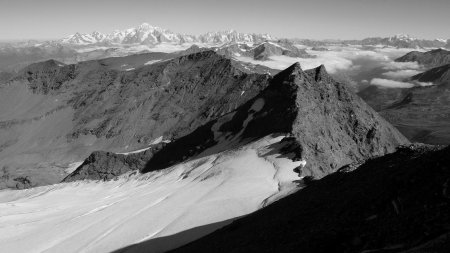 Mont Blanc, Pointe du Nant Cruet, Petite Sassière et le glacier de la Sassière.