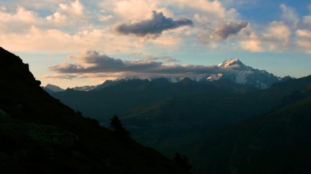 Tarentaise, Beaufortain et Mont Blanc au soleil couchant.