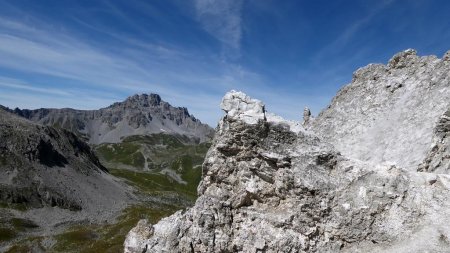 Aiguille du Fruit et roche blanche du Petit Mont Blanc