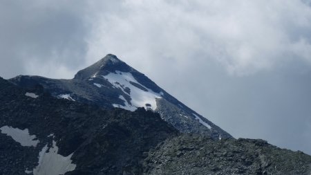 Le Mont d’Ambin sur fond nuageux.