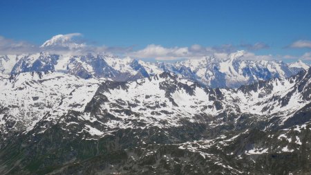 Vers le Mont Blanc et les Grandes Jorasses.