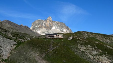 Refuge du Mont Thabor et Cheval Blanc.