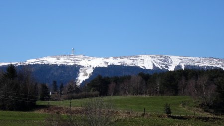 Les monts du Forez reblanchis par une petite chute de neige 48 heures auparavant.