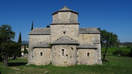 Eglise Saint-Pierre de Larnas.