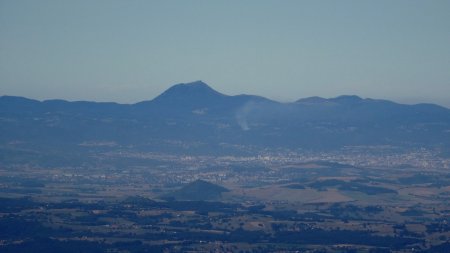 Le Puy de Dôme et Clermont-Ferrand.