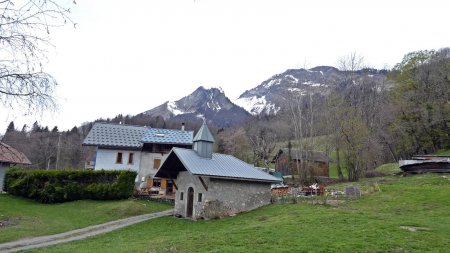 Le Villard et sa petite chapelle