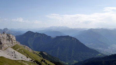 Dent de Cons et Belle Etoile, second plan Mont Blanc