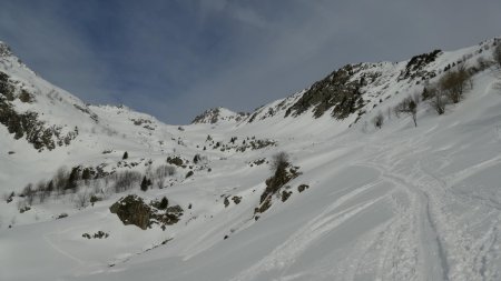 Le vallon du Bridan, que l’on va quitter, attire les adeptes du ski de rando.