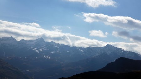 De gros nuages sur les hauts sommets de Vanoise (Pointe du Bouchet et Cime Caron)
