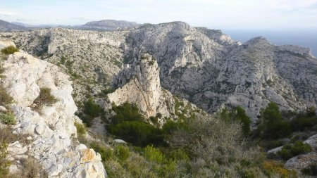 Pointe Callot et l’intérieur du Massif de Marseilleveyre