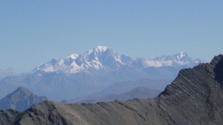 Au Nord, Mont Blanc et Grandes Jorasses