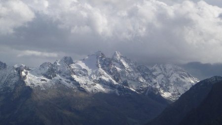 Au centre, la Tête des Fétoules (3459m) et son glacier