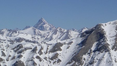 Zoom sur le Mont Viso (3841m)