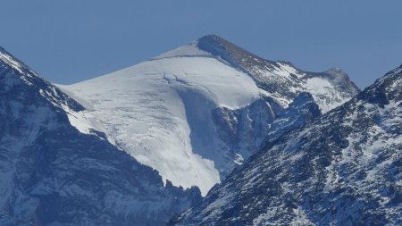 Zoom sur le haut du Glacier des Grands Couloirs (voie normale d’accès au sommet de la Grande Casse).