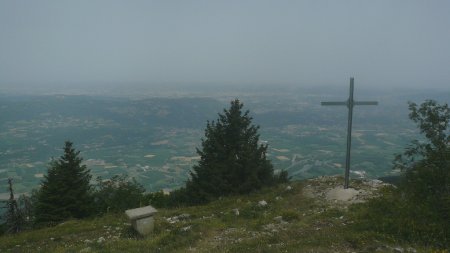 Bec de l’Orient, la Vallée de l’Isère est embrumée.