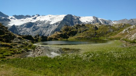 Lac Lérié et Glacier de Mont de Lans.