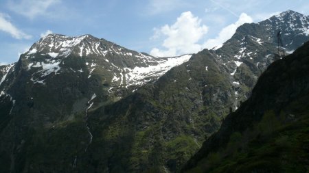 Col du Vallon entre l’Aiguille de Venosc et la Tête de la Muraillette.