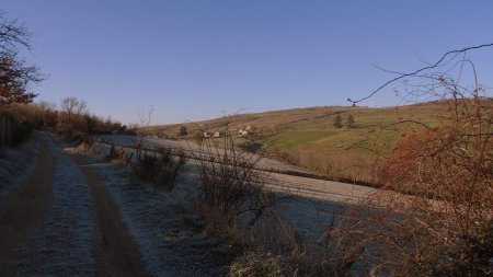 Au centre, le hameau de la Grand Croix.