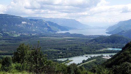 La vue de Châtel d’en-Haut sur la Chautagne et le lac du Bourget.