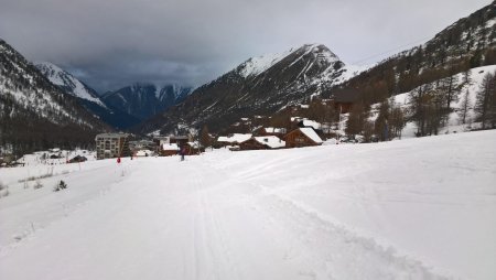 Descente tranquille sur les Pistes de ski