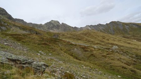 Vers le Col des Tufs (2651 m). Tête de Bellaval (2885 m) et Tête d’Enclave (2813 m)