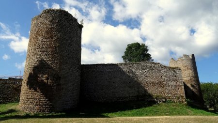Les murailles du château.
