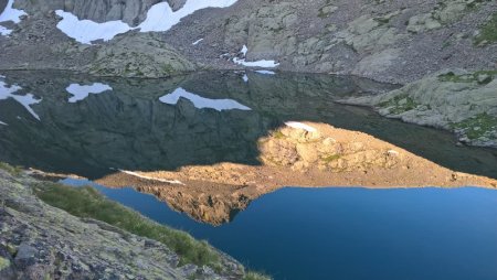 Lac de la Montagnette et Claï Supérieur dans le reflet