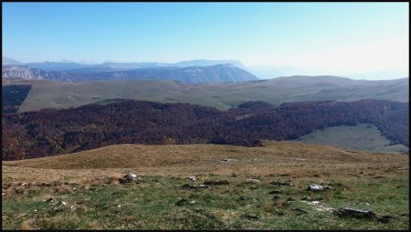 Plateau d’Ambel, But St-Genix Montagne de Glandasse, Obiou et Grand Ferrand en arrière plan.