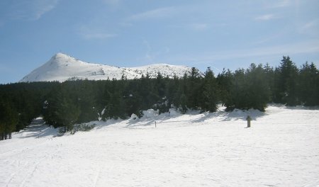 Le Mézenc et la Croix de Peccata enfouie sous la neige. Comparez avec la photo 1.