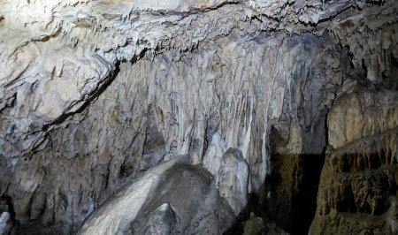 Draperies de la grotte de Pabro