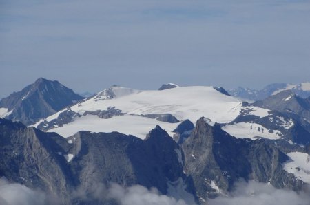 Dent Parrachée et calotte glaciaire de la Vanoise.