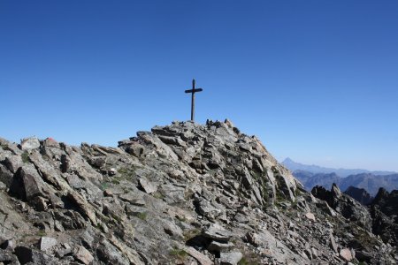 La Croix au sommet du Ténibre
