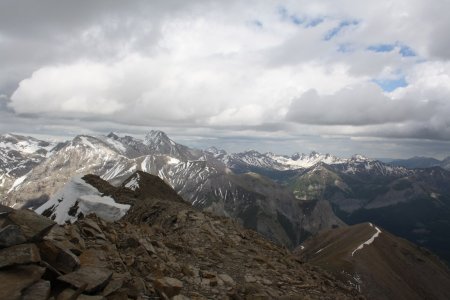 Le Téton, le Pelat, sommet des Garrets, montagne de l’Avalanche, et les Tours du Lac